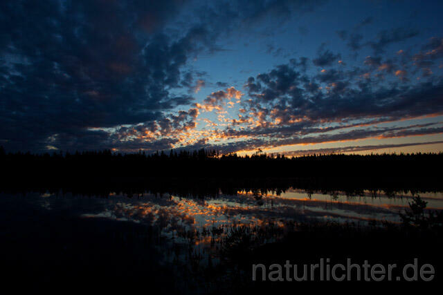 R9465 Sonnenuntergang am See, Finnland - Christoph Robiller